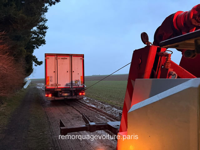 Dépannage remorquage poids lourds embourbé 24/7