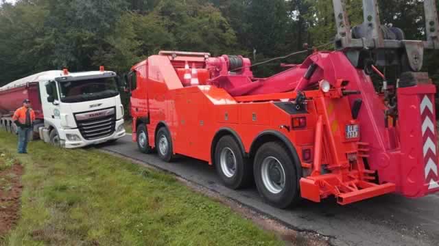 dépannage poids lourds sur la route