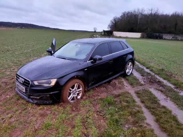 Dépannage voiture embourbée